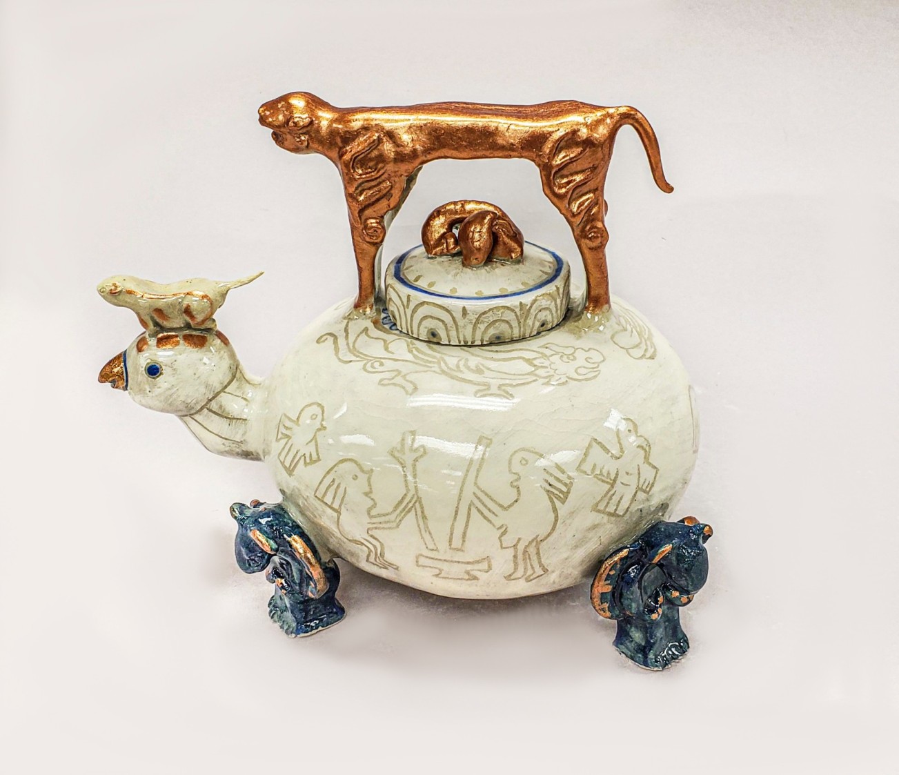 Ceramic teapot 
